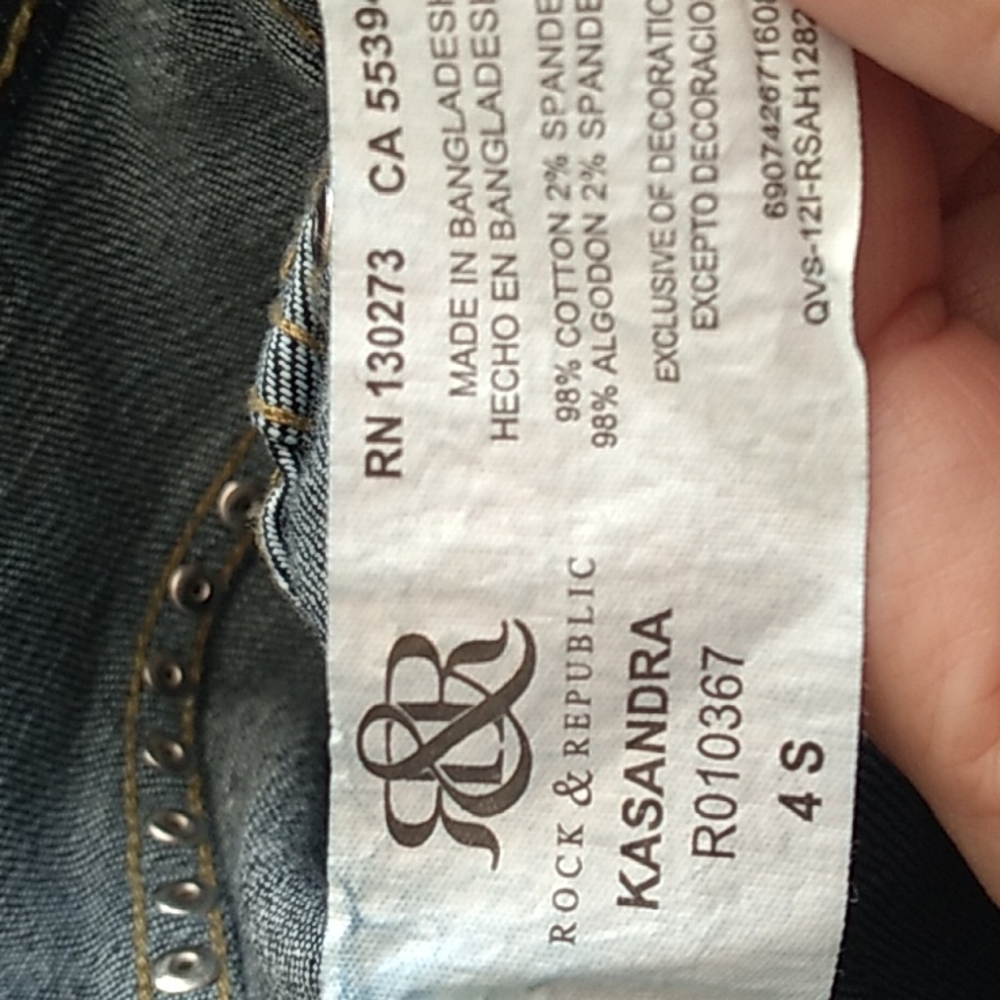 Rock & Republic Studded Kasandra Distressed Jeans. Size 4 - Picture 9 of 10